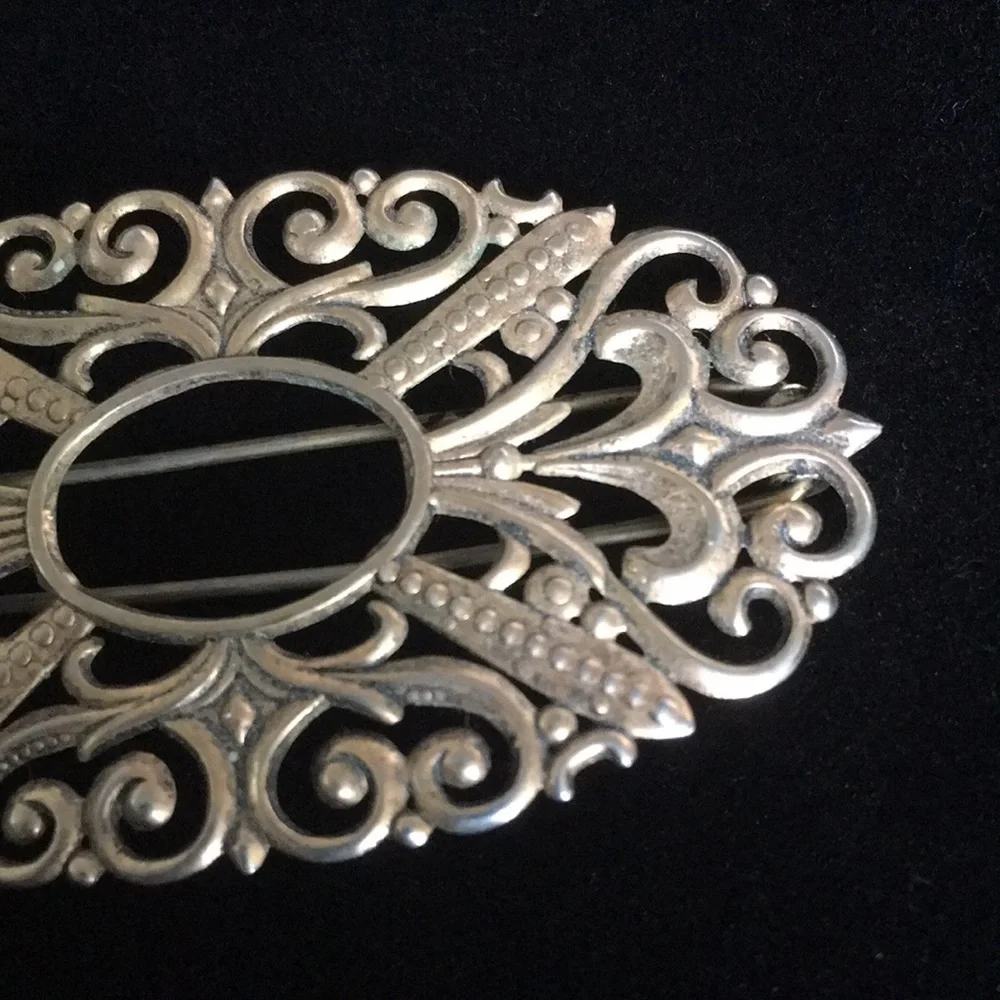 Elegant Vintage Hair Clip